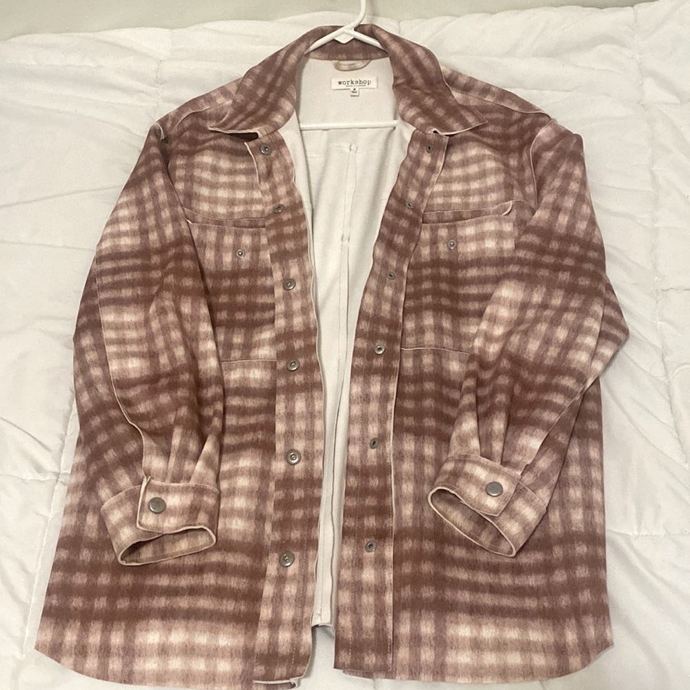 Medium flannel/plaid light jacket